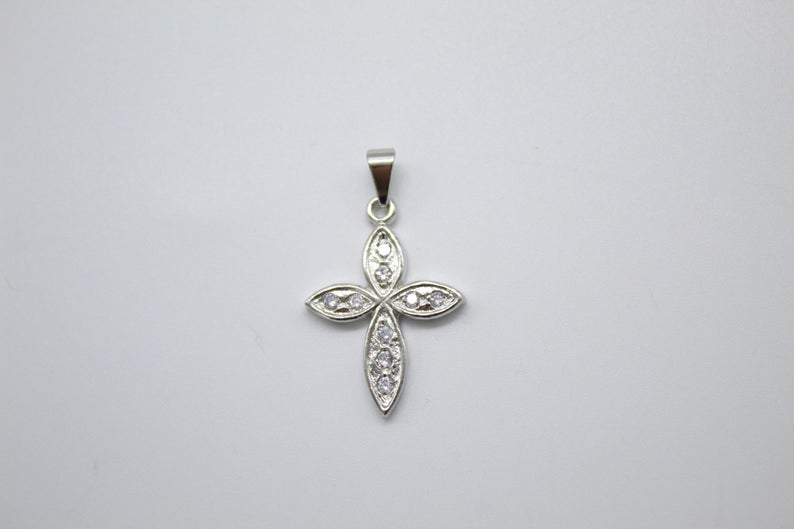 Pendentif croix minimaliste chrétienne