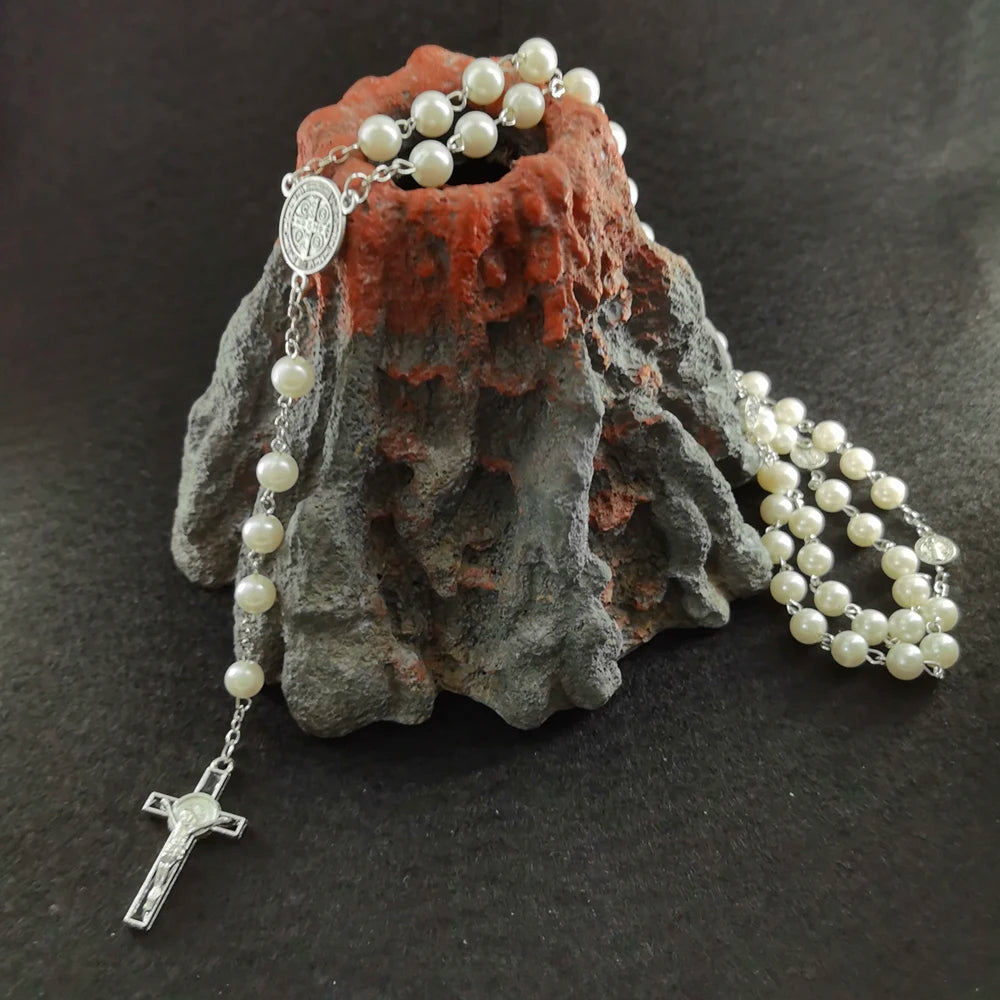 Collier chapelet style perles nacrées – croix