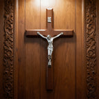Croix catholique murale en bois – 19,8 cm