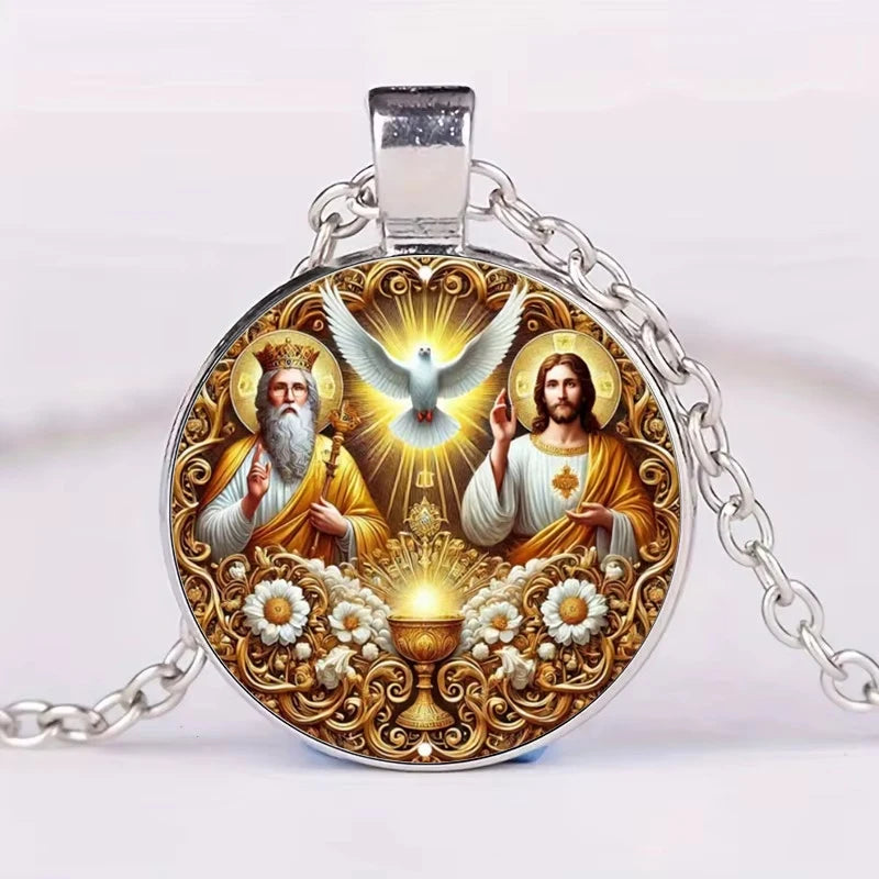 Collier Sainte Famille – pendentif illustré en verre – visuel fournisseur 11