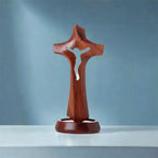 Croix ajourée en bois sur socle – 2 tailles