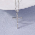 Collier croix et crucifix en zircon – plusieurs modèles