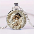 Collier Sainte Famille – pendentif illustré en verre – vue du produit