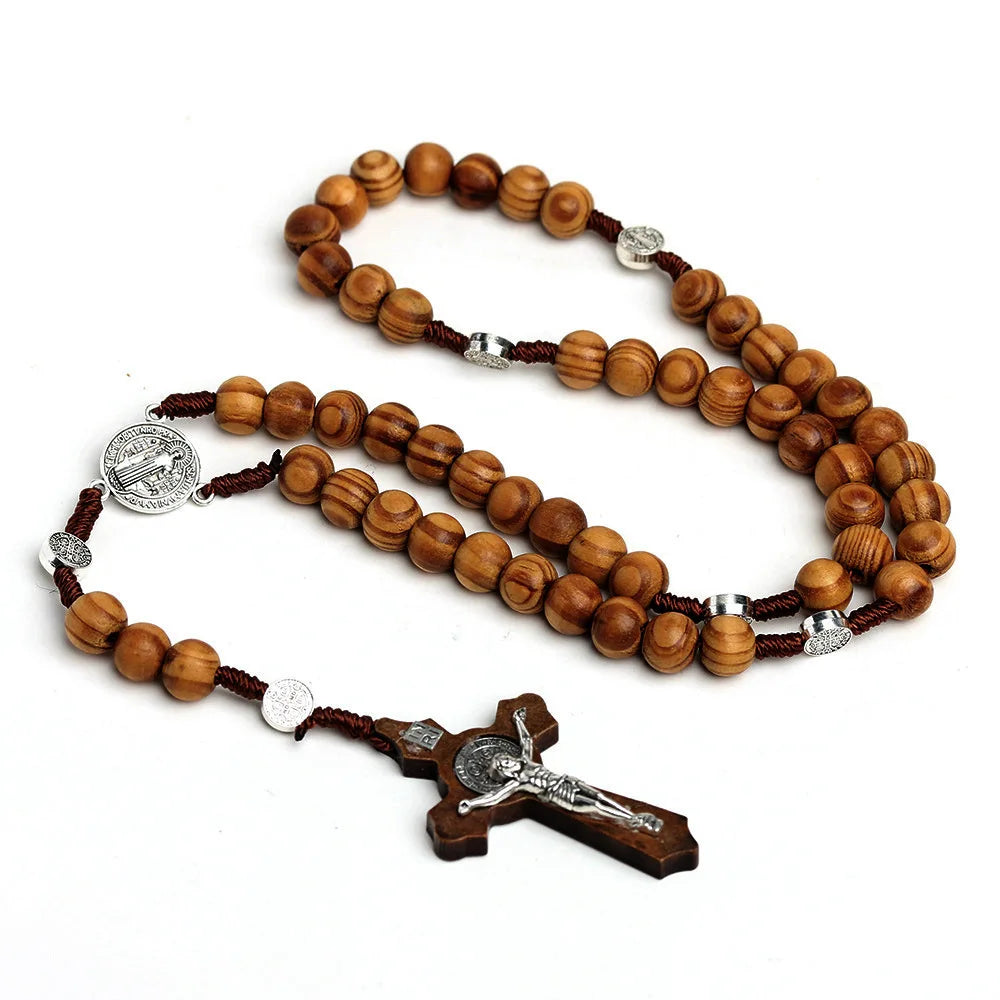 Collier chapelet en perles de bois 10 mm – croix et INRI