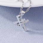 Collier croix et crucifix en zircon – plusieurs modèles