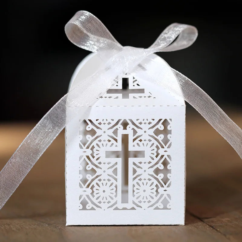 Boîtes à dragées croix avec ruban – lots 50 ou 100
