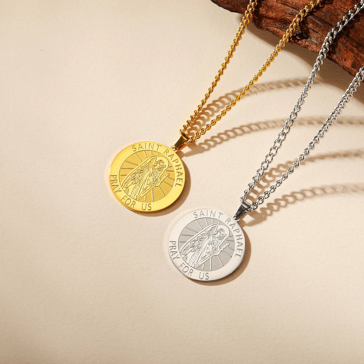Médaille Saint Raphaël Archange – pendentif avec prière latine