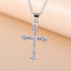 Collier croix et crucifix en zircon – plusieurs modèles