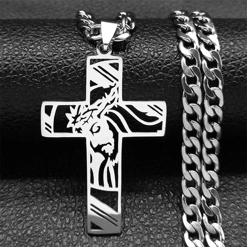 Collier croix du Christ et couronne d’épines – acier inoxydable