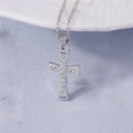 Collier croix et crucifix en zircon – plusieurs modèles