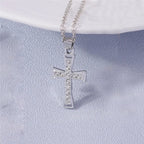 Collier croix et crucifix en zircon – plusieurs modèles