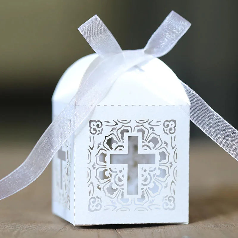 Boîtes à dragées croix avec ruban – lots 50 ou 100