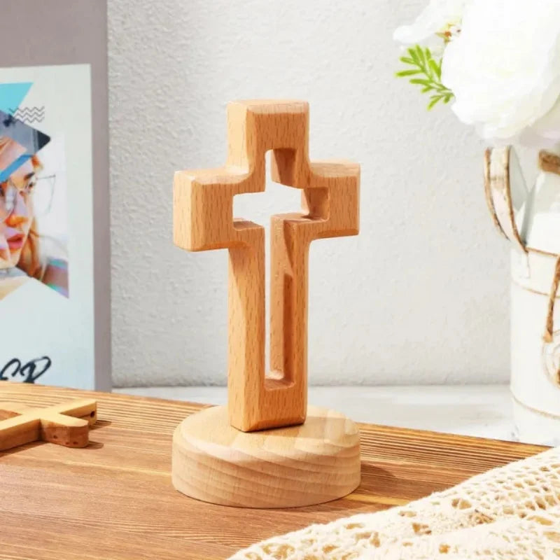 Crucifix en bois sur socle – Jésus-Christ