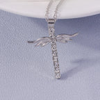 Collier croix et crucifix en zircon – plusieurs modèles