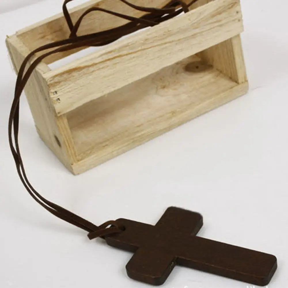 Collier croix chrétienne en bois – cordon 80 cm