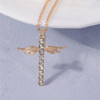 Collier croix et crucifix en zircon – plusieurs modèles