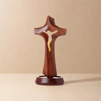 Croix ajourée en bois sur socle – 2 tailles