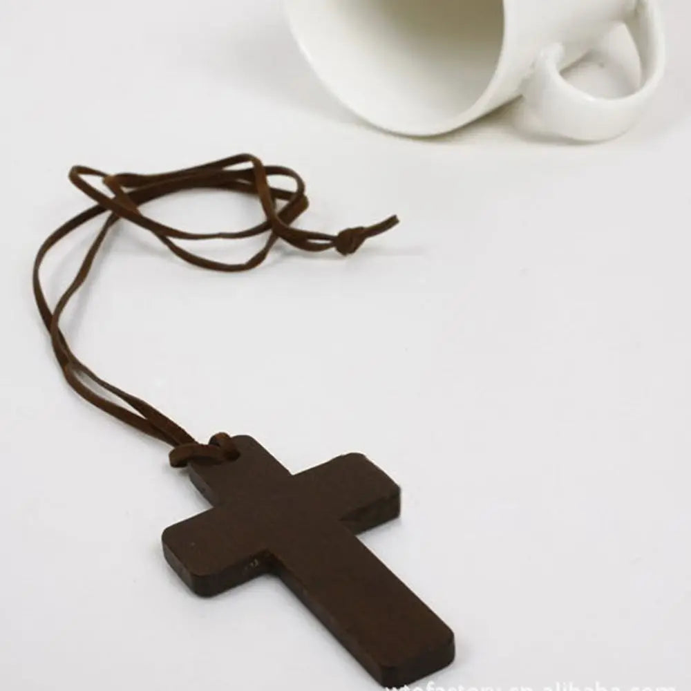 Collier croix chrétienne en bois – cordon 80 cm