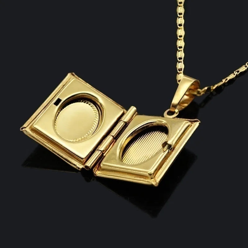 Collier chrétien « I LOVE JESUS » avec zircon – 50 cm