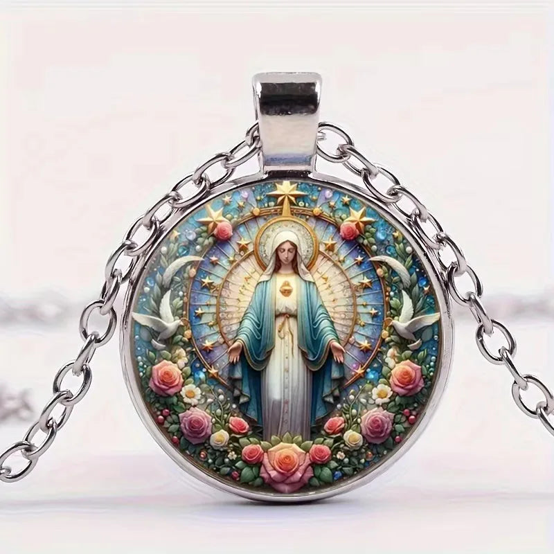 Collier Sainte Famille – pendentif illustré en verre – visuel fournisseur 3
