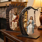 Jésus à la balançoire – décoration en bois, 2 tailles