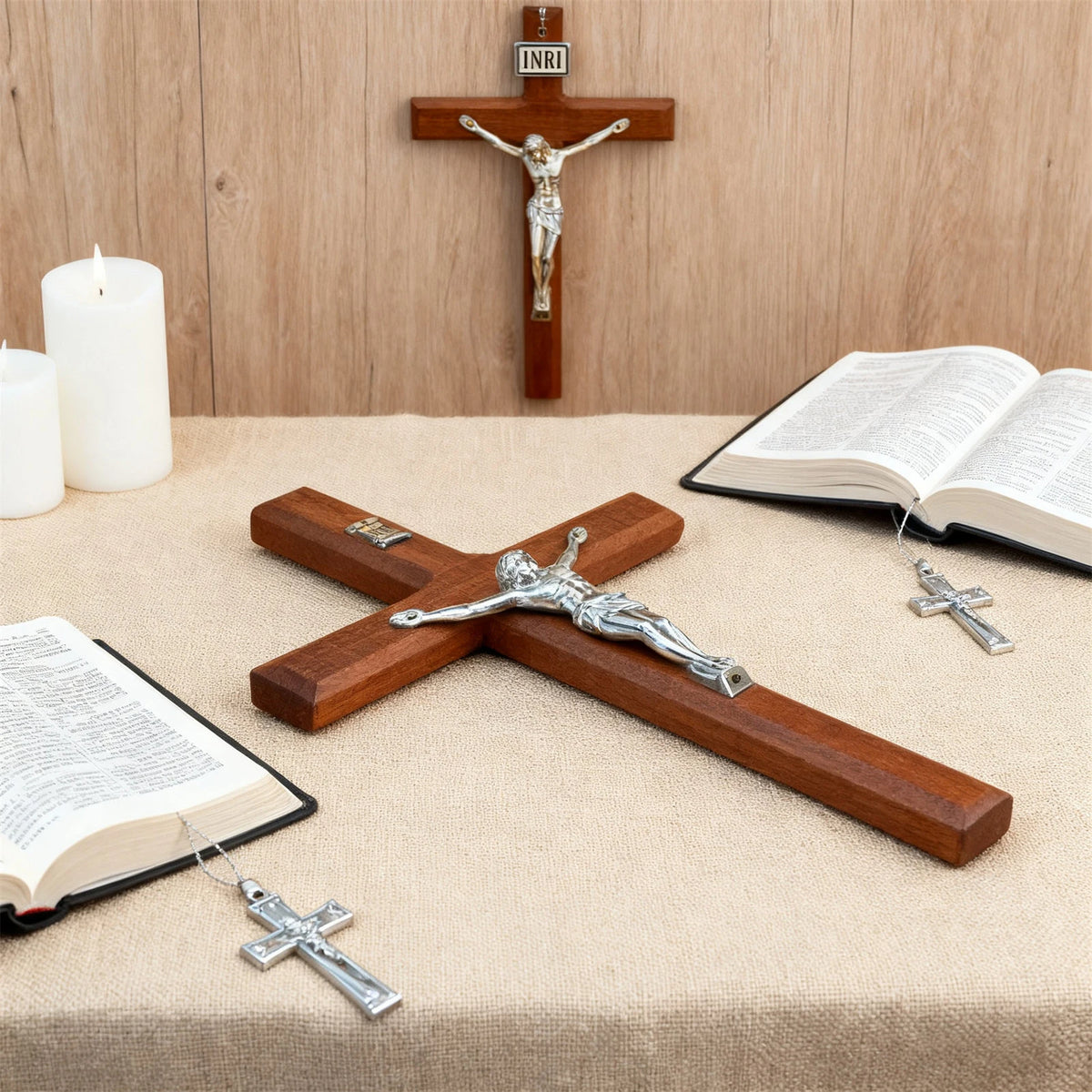 Croix catholique murale en bois – 19,8 cm