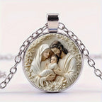 Collier Sainte Famille – pendentif illustré en verre – visuel fournisseur 10